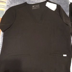 Figs Women's Black V-Neck Top